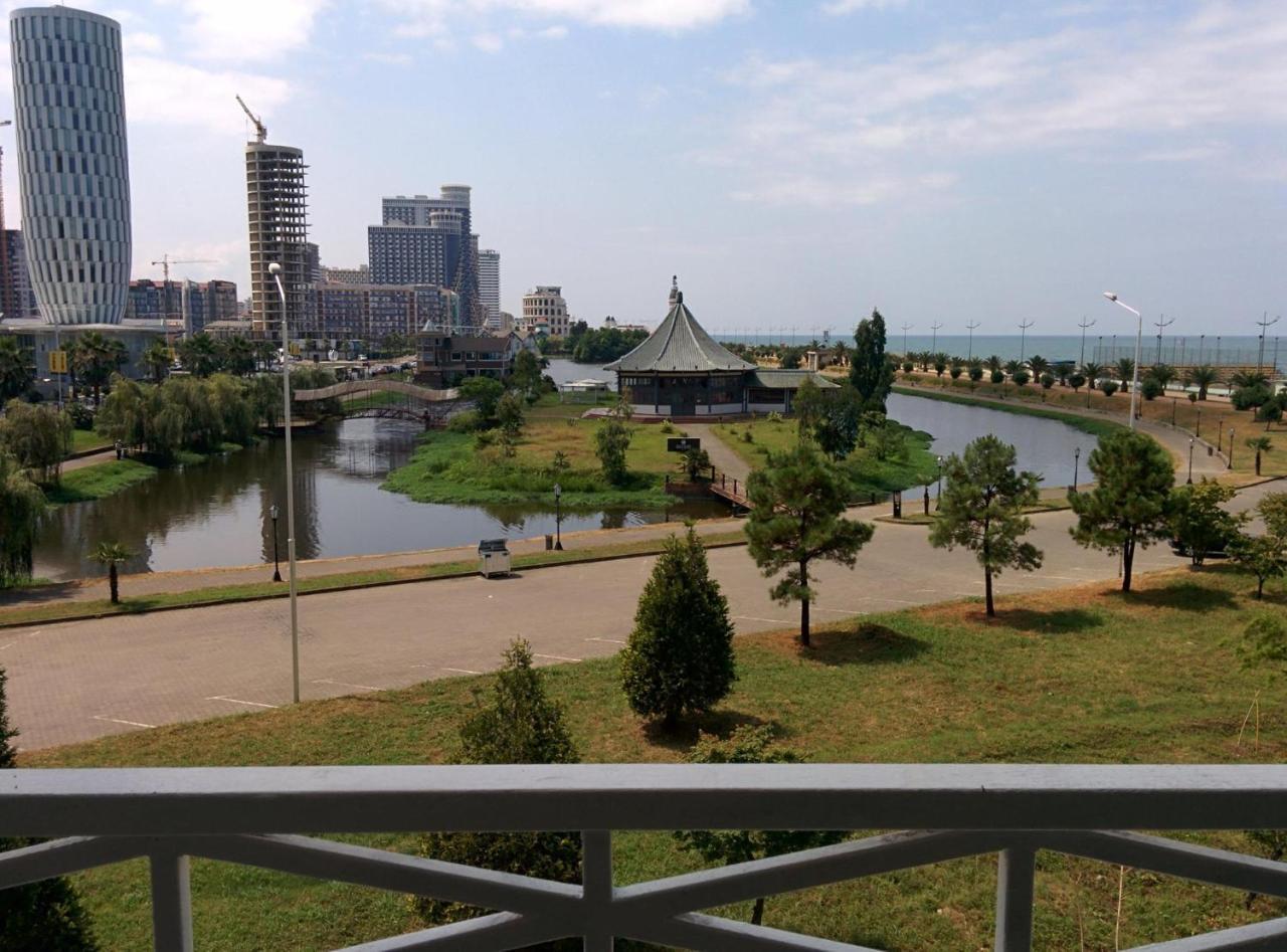 Watching The Sea Apartment Batumi Exterior photo